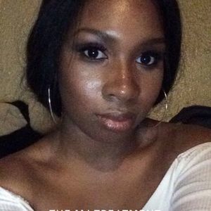 Meet your Posher, Alexia